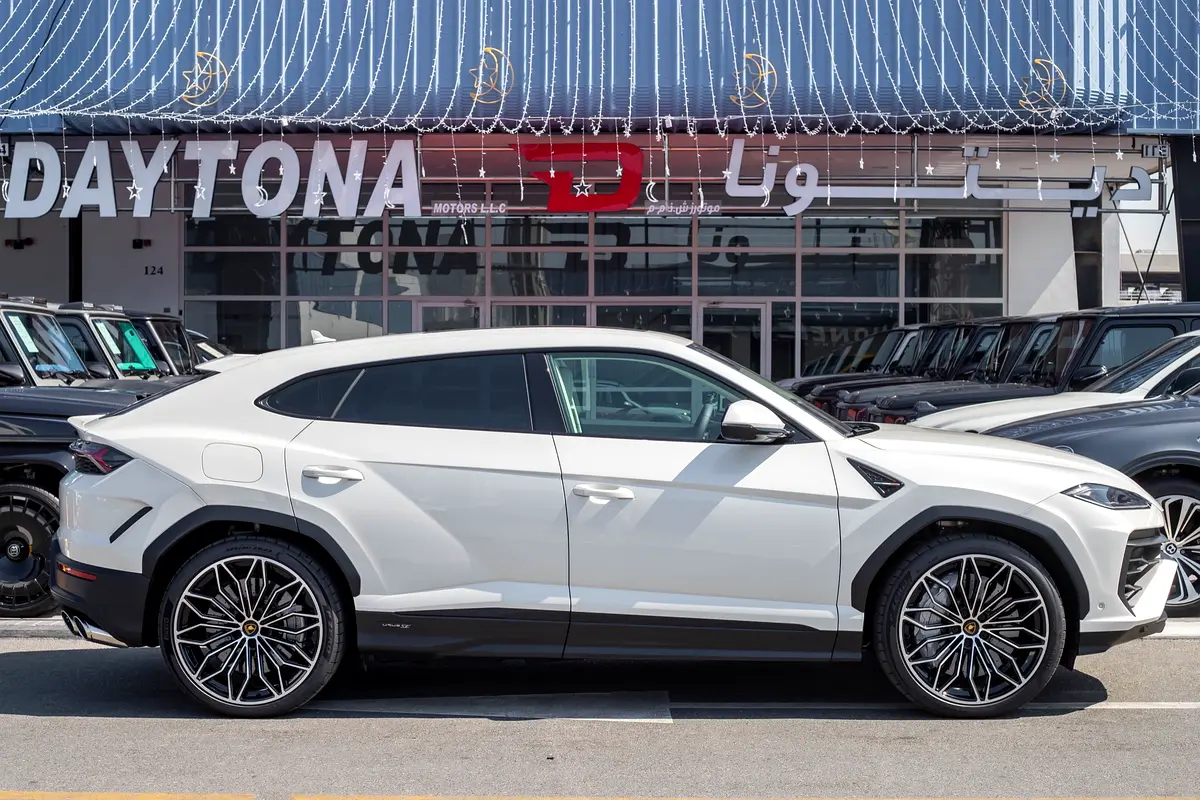 Lamborghini · Urus · SE