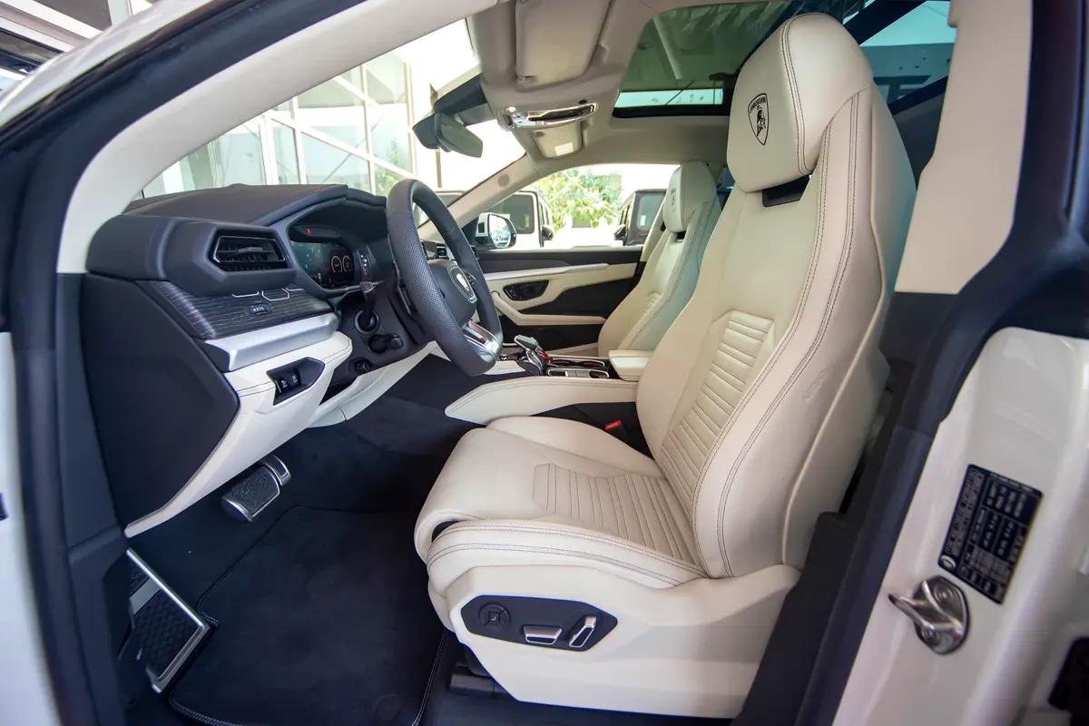 Lamborghini · Urus · SE