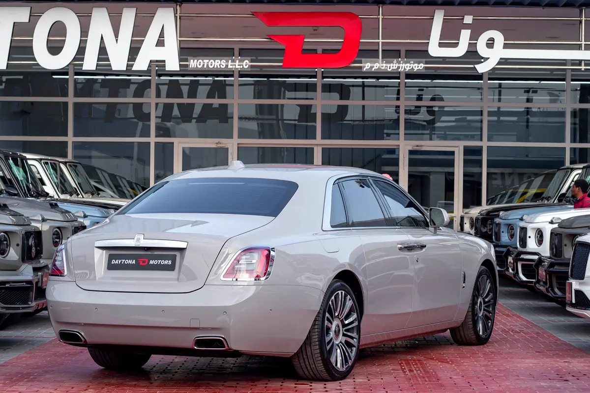 Rolls-Royce · Ghost · Standard