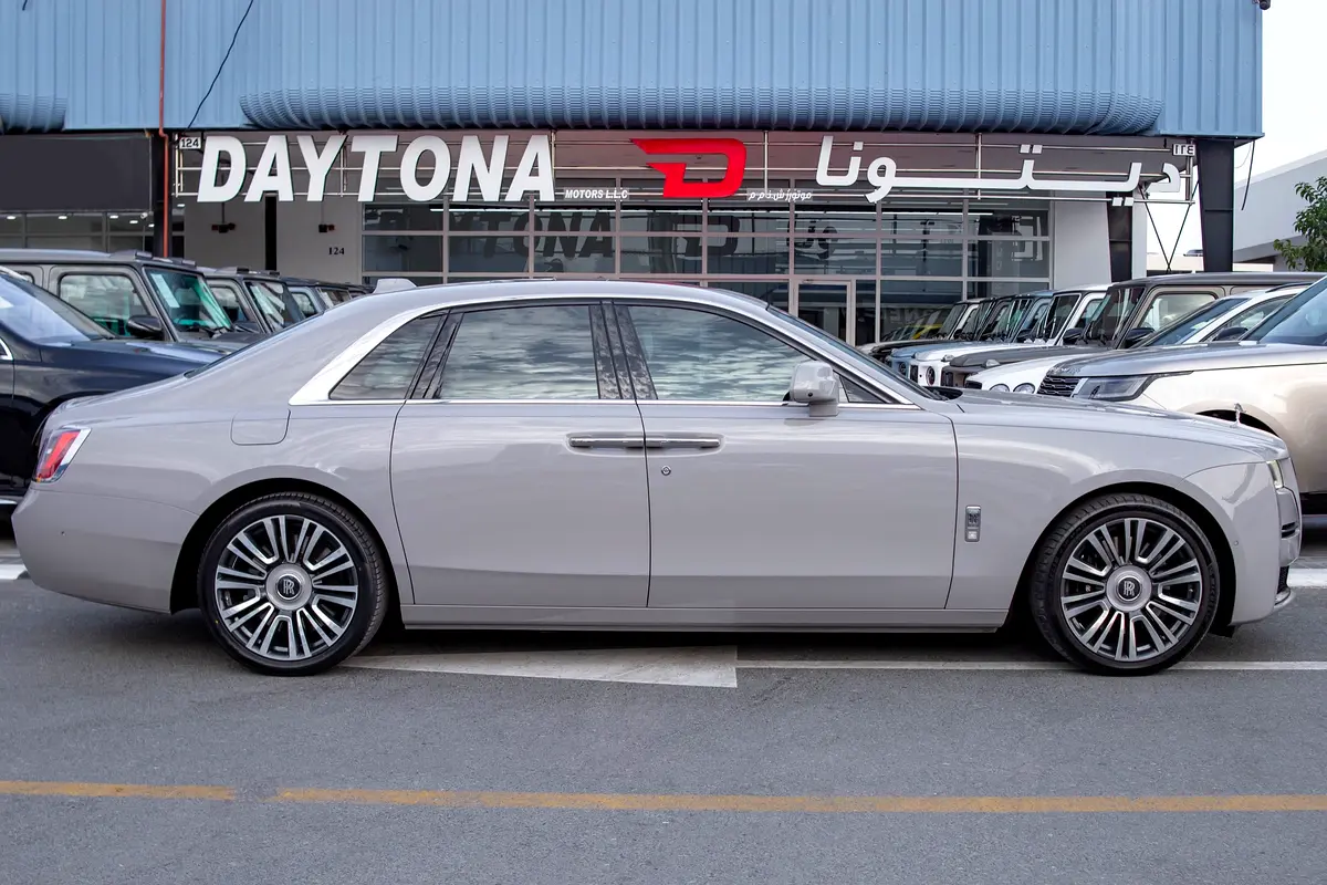 Rolls-Royce · Ghost · Standard