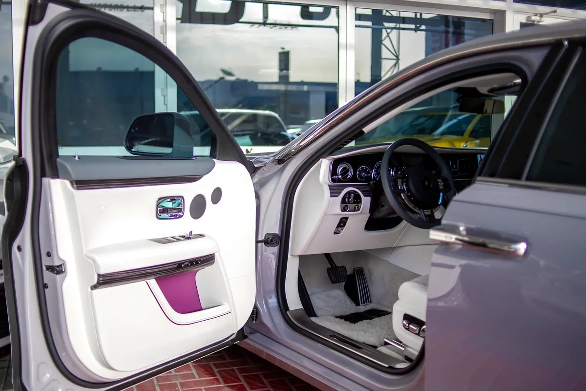 Rolls-Royce · Ghost · Standard