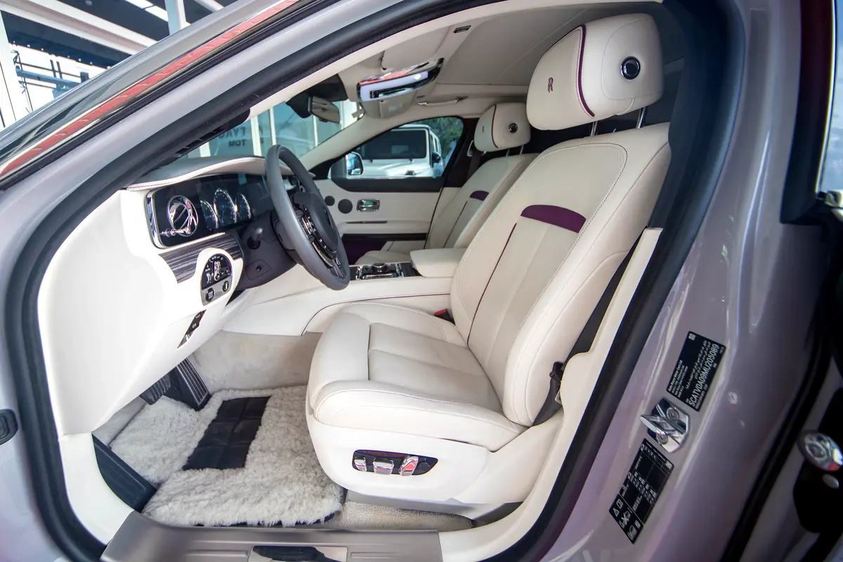 Rolls-Royce · Ghost · Standard