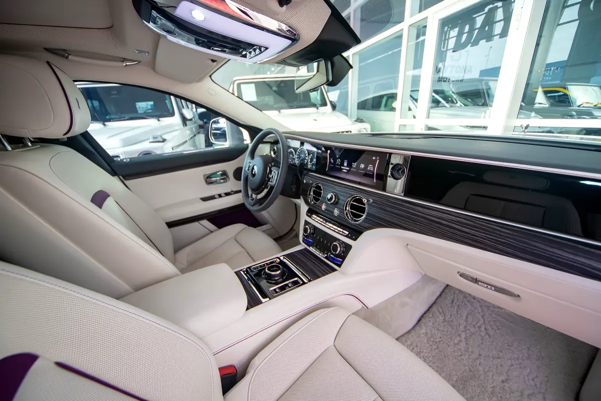 Rolls-Royce · Ghost · Standard