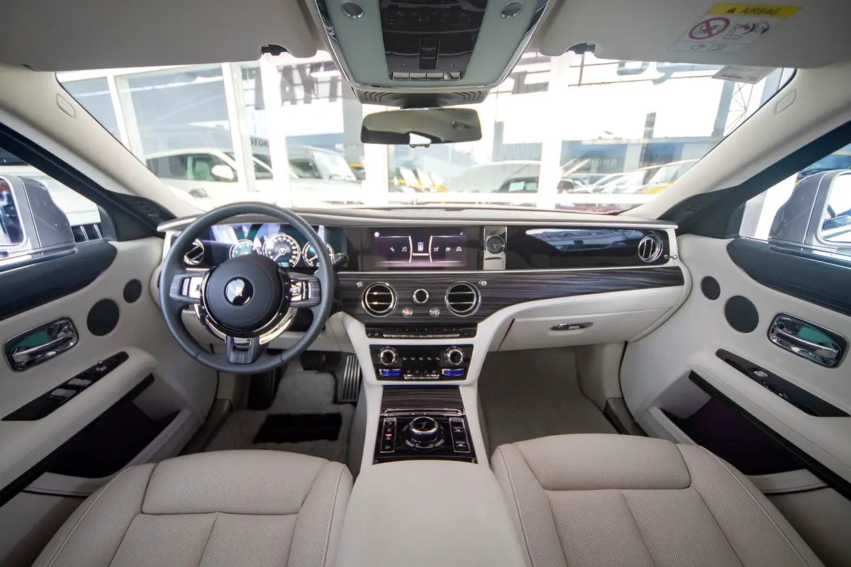 Rolls-Royce · Ghost · Standard