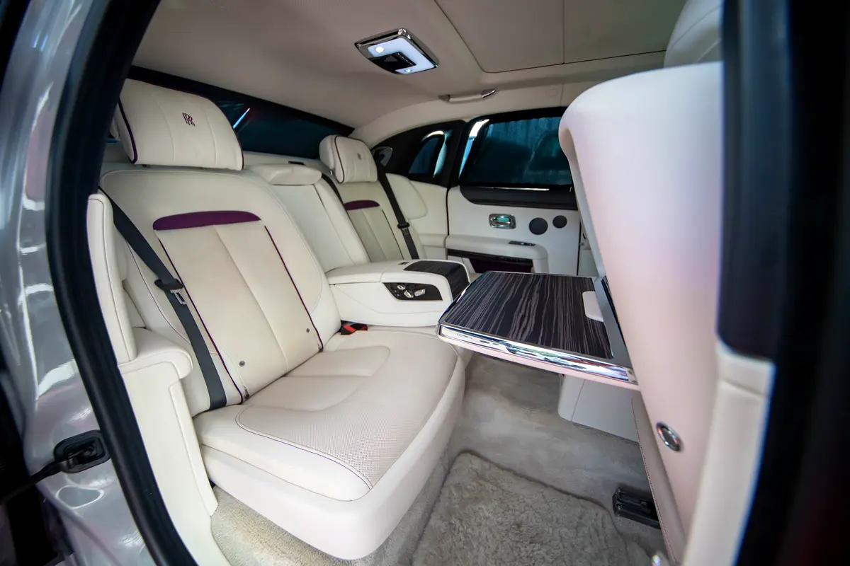 Rolls-Royce · Ghost · Standard