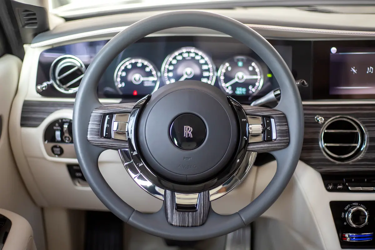 Rolls-Royce · Ghost · Standard