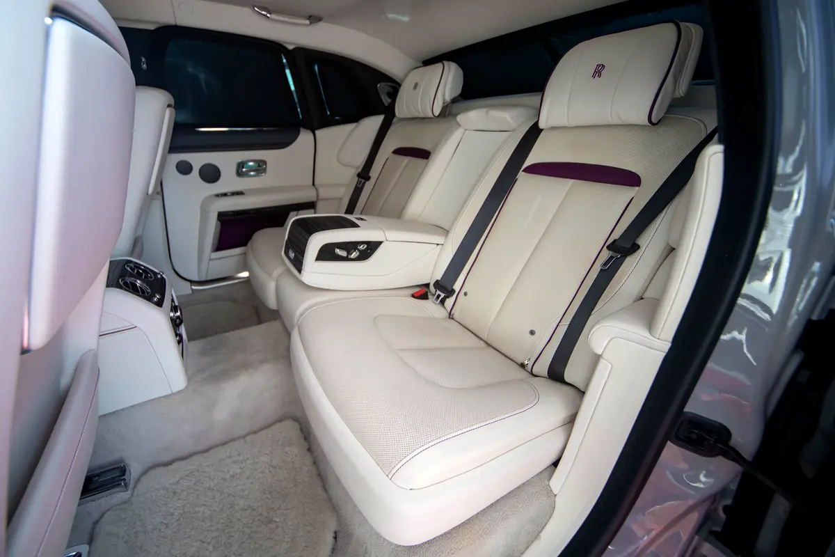 Rolls-Royce · Ghost · Standard