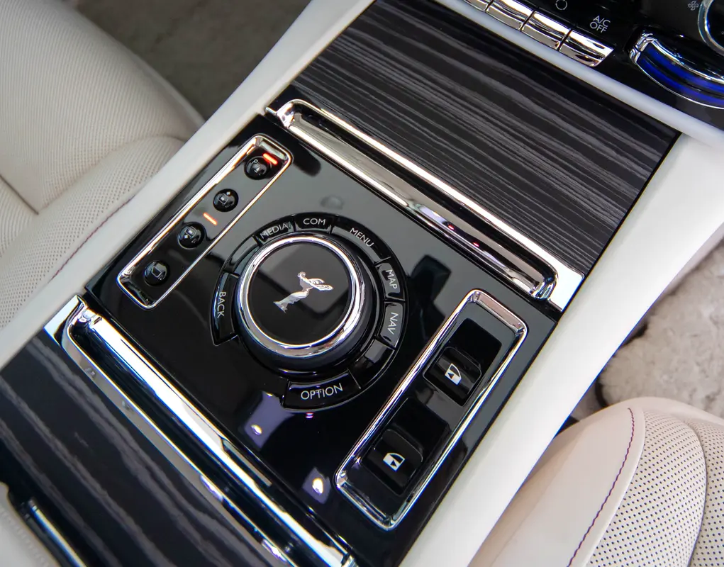 Rolls-Royce · Ghost · Standard