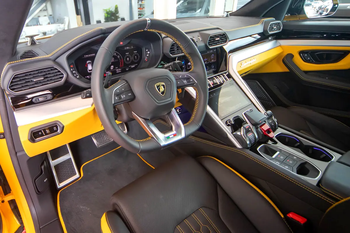 Lamborghini · Urus · S