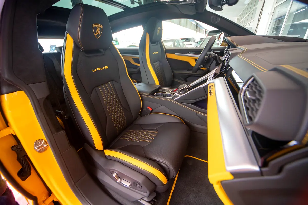 Lamborghini · Urus · S