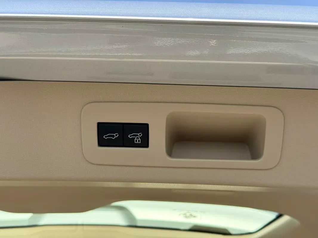 Toyota · Land Cruiser · GXR