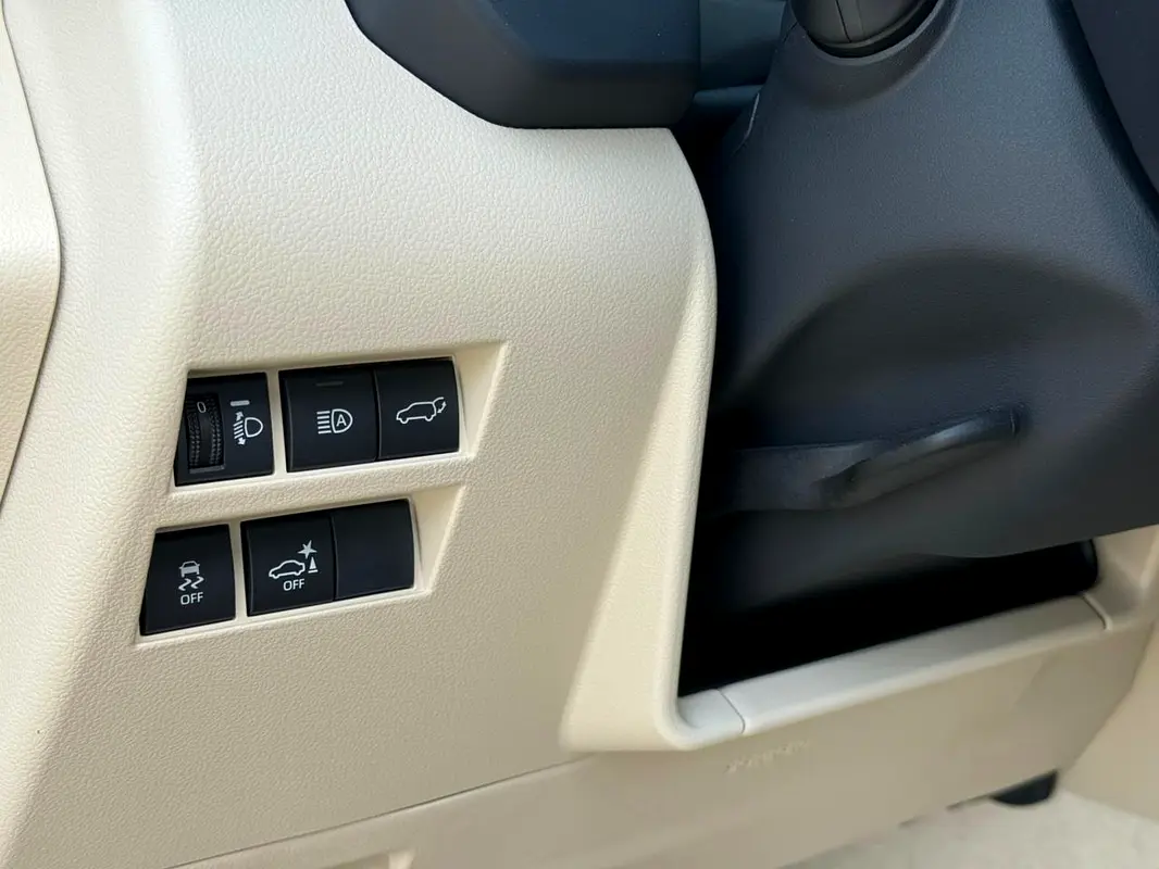 Toyota · Land Cruiser · GXR