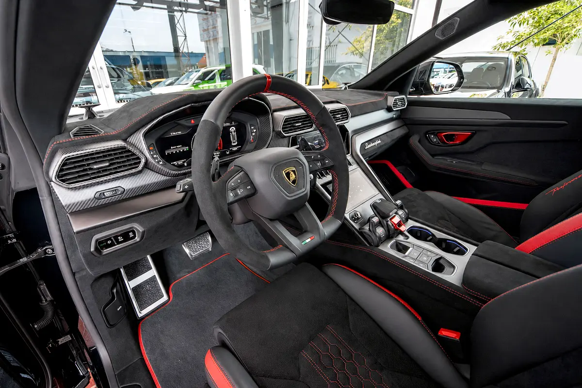 Lamborghini · Urus · Performante
