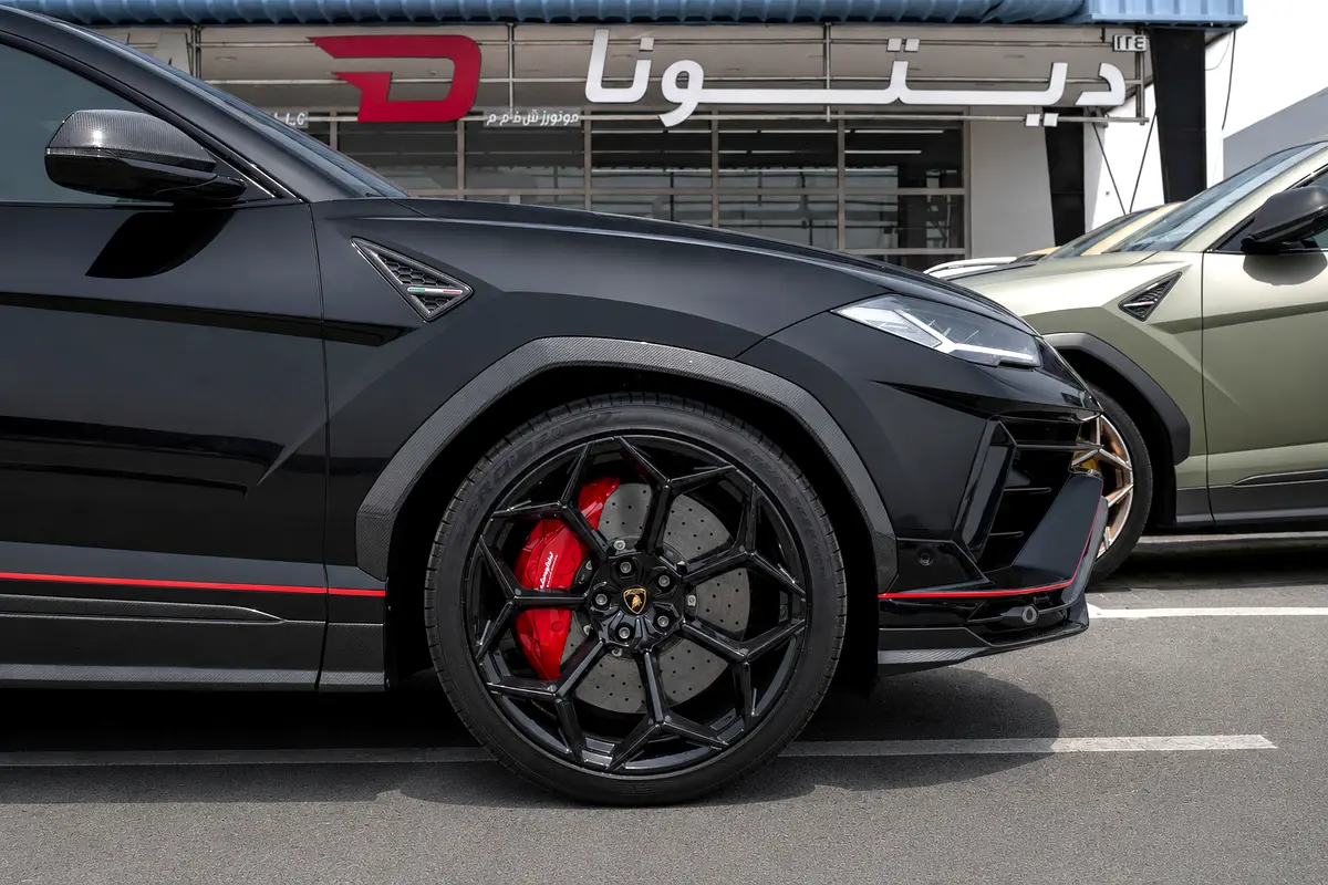 Lamborghini · Urus · Performante
