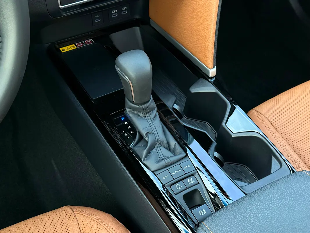 Toyota · Camry · Lumiere