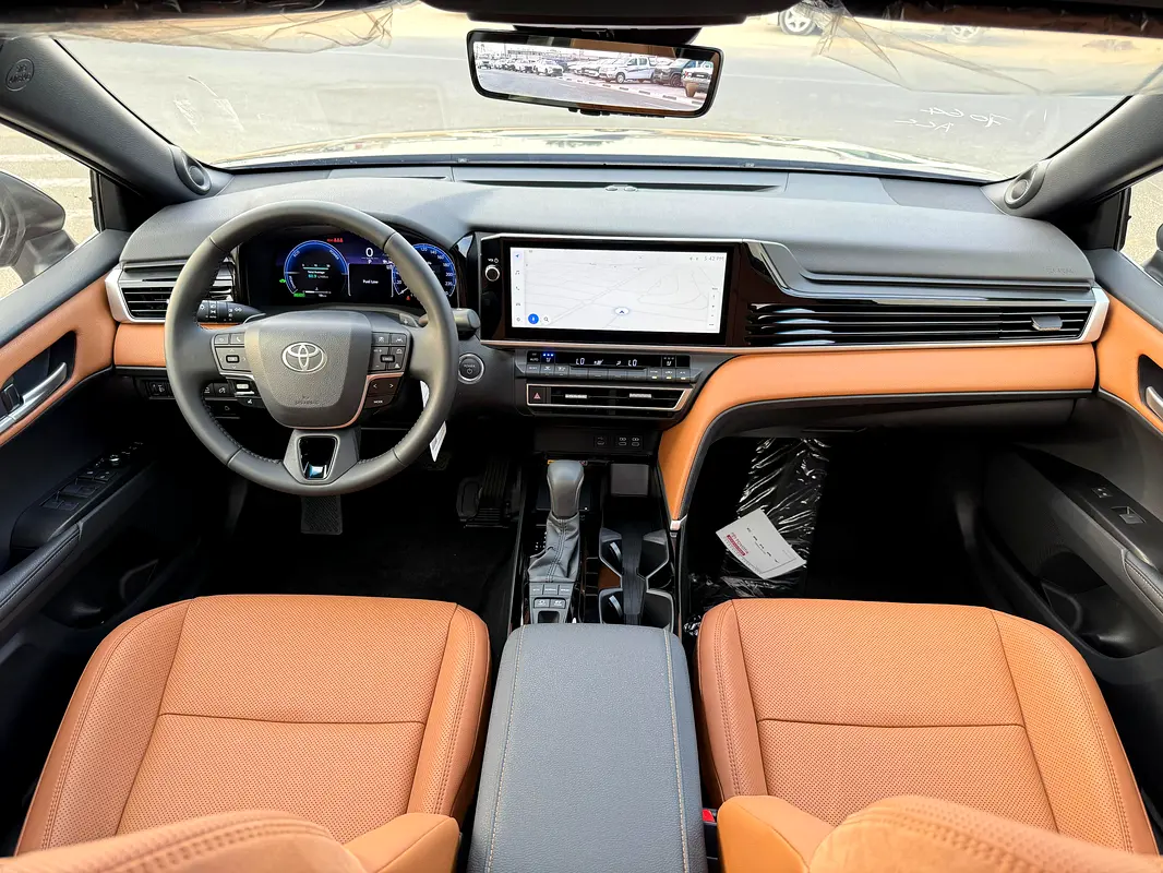 Toyota · Camry · Lumiere
