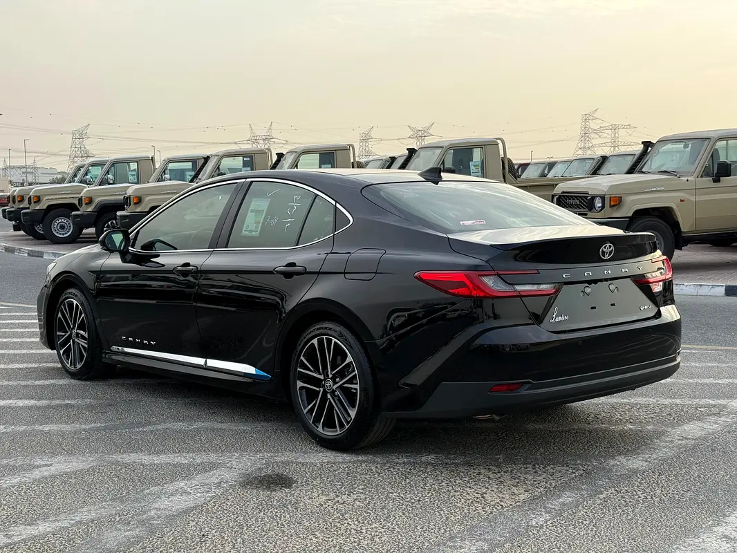 Toyota · Camry · Lumiere