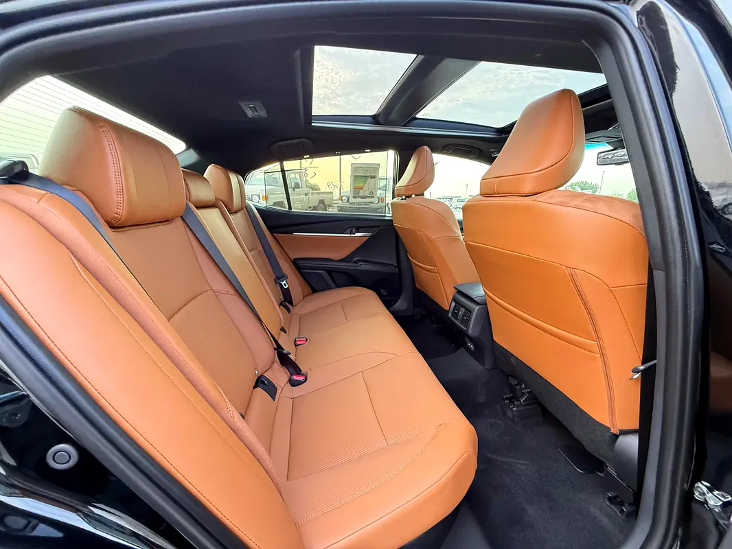 Toyota · Camry · Lumiere