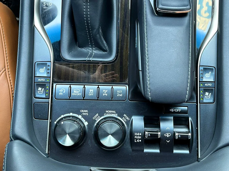 Lexus · LX-Series · LX 570 Black Edition