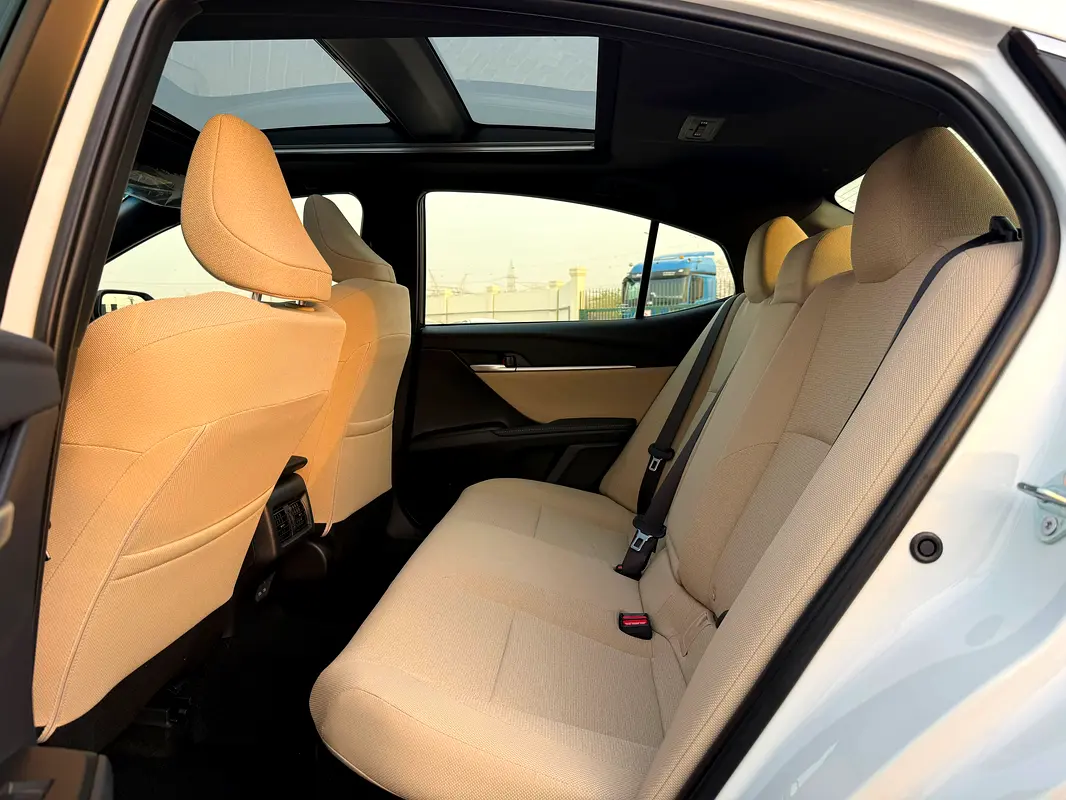 Toyota · Camry · LE