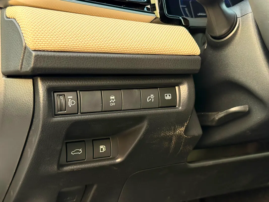 Toyota · Camry · LE