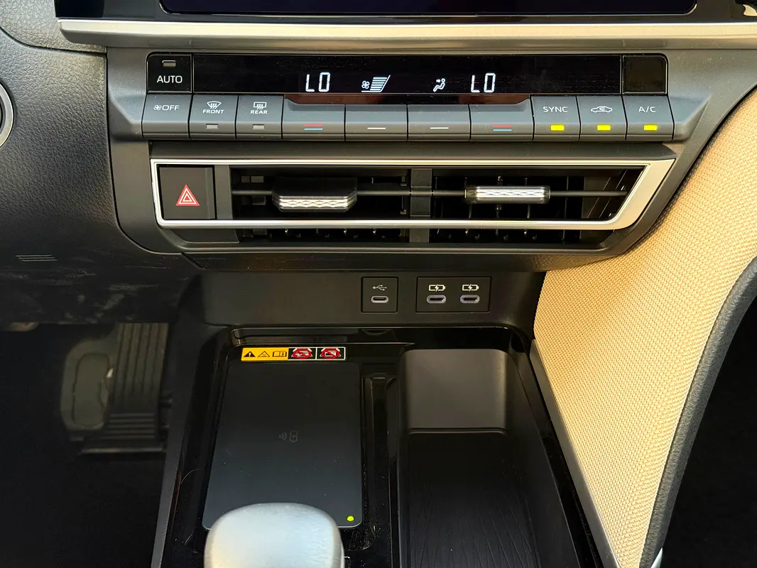 Toyota · Camry · LE
