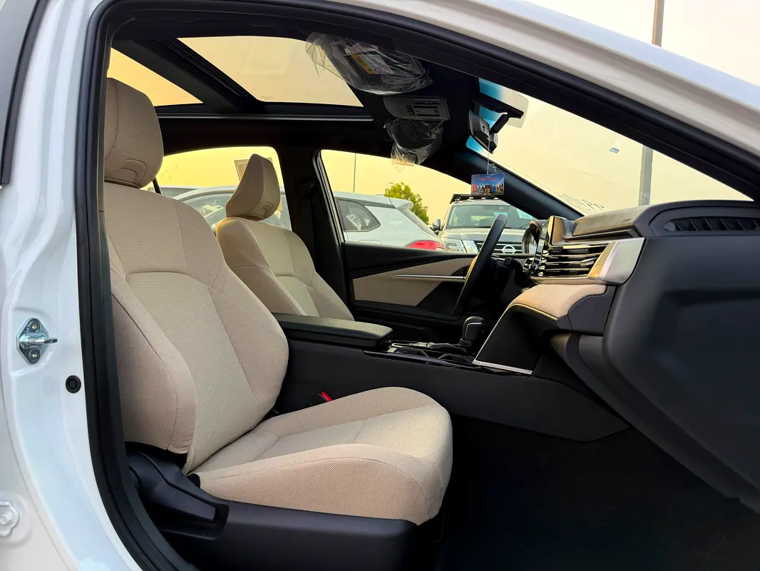 Toyota · Camry · LE