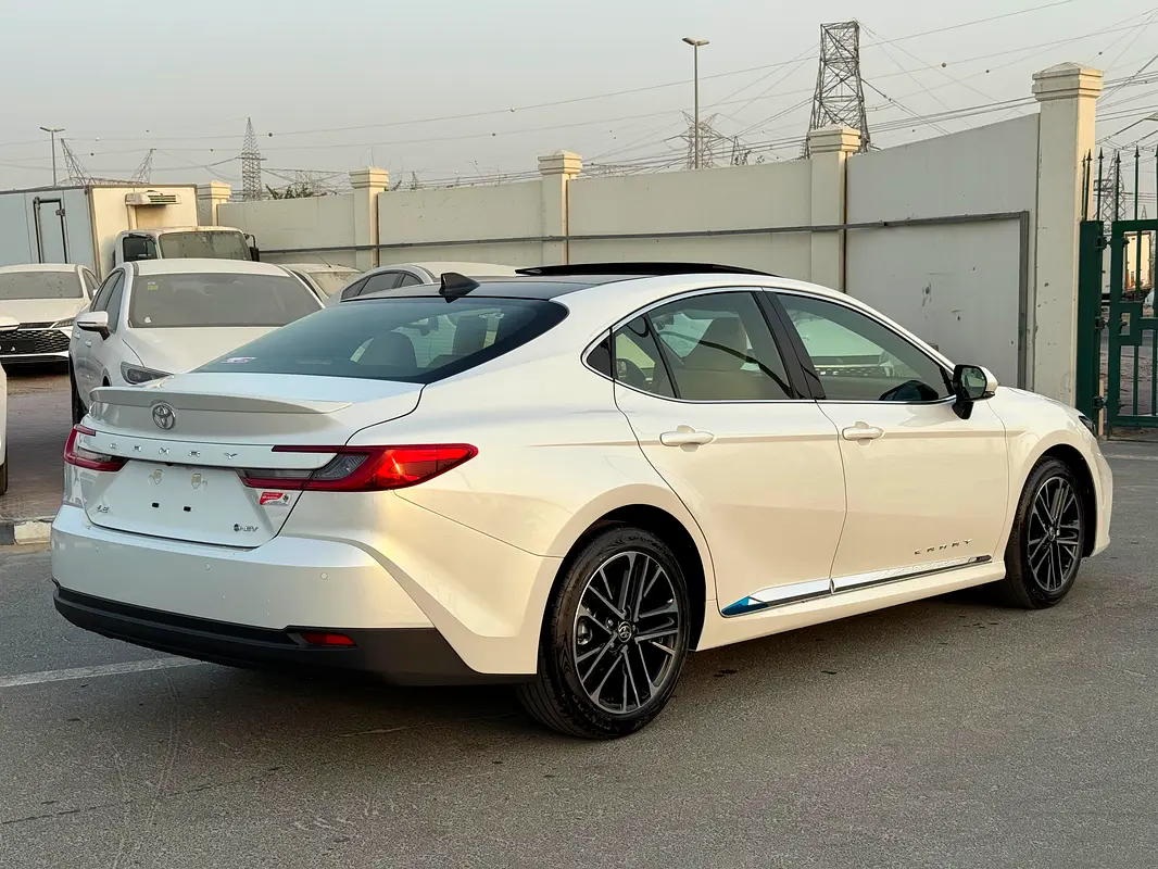 Toyota · Camry · LE