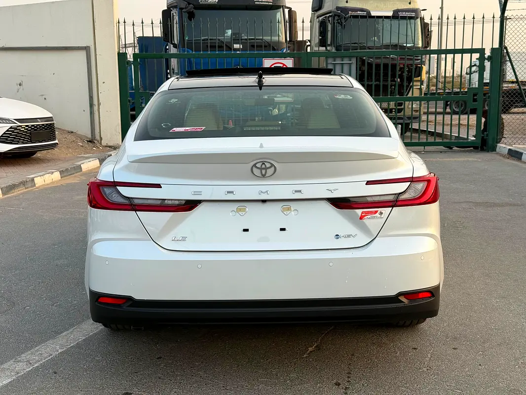 Toyota · Camry · LE
