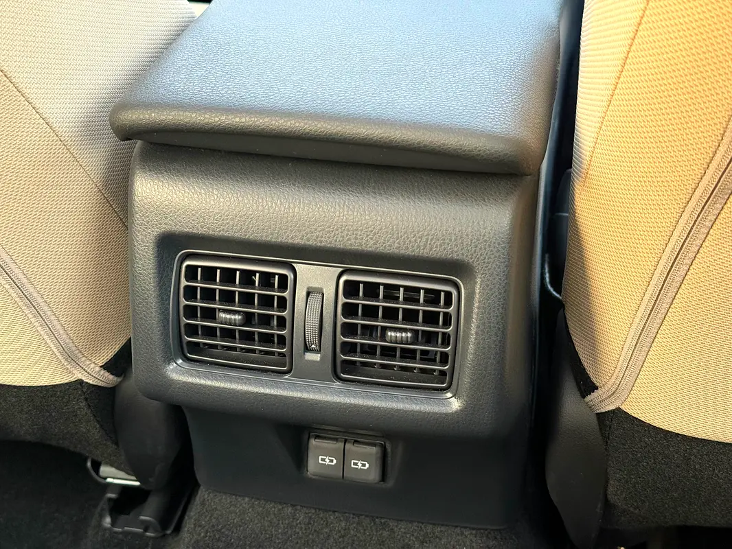 Toyota · Camry · LE