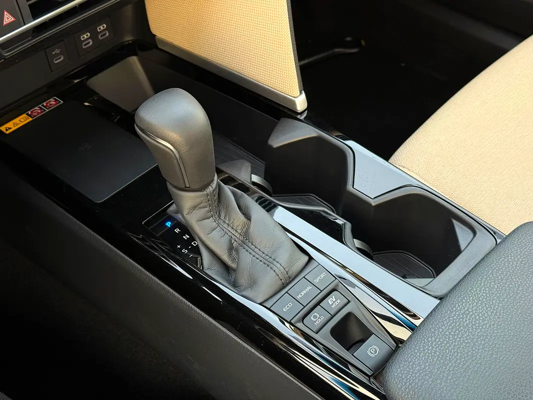 Toyota · Camry · LE