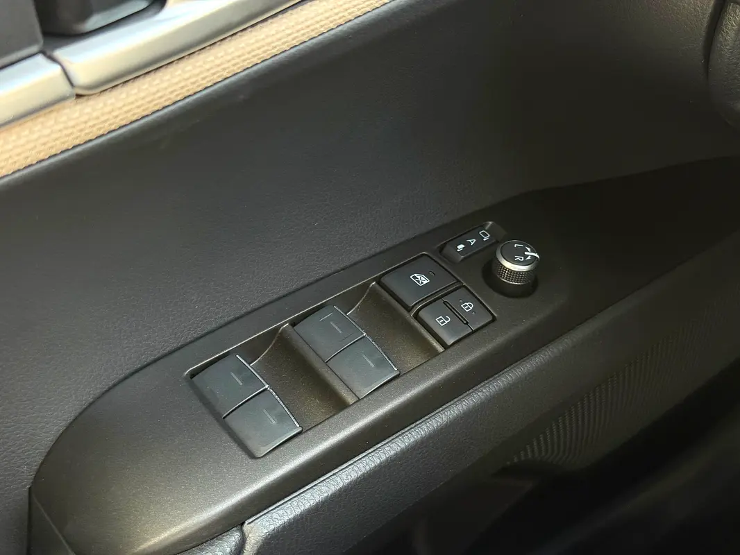 Toyota · Camry · LE