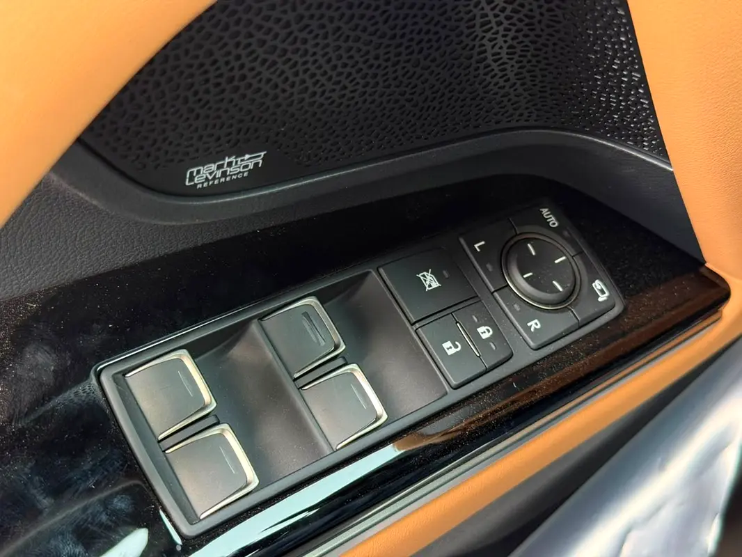 Lexus · LX-Series · LX 600 Signature