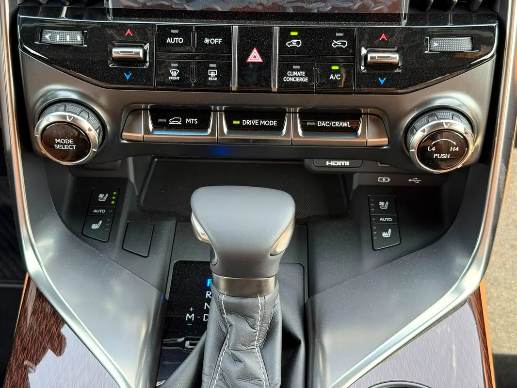 Lexus · LX-Series · LX 600 Signature