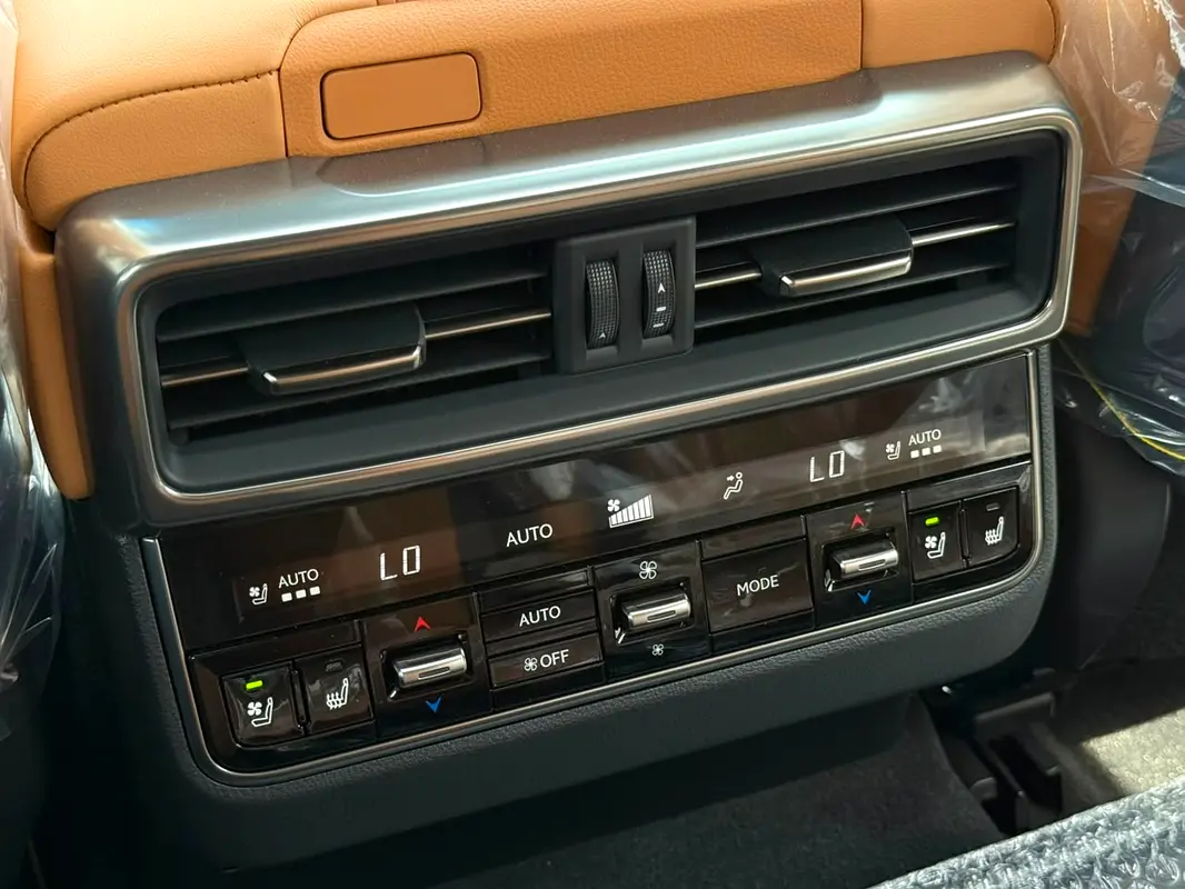 Lexus · LX-Series · LX 600 Signature