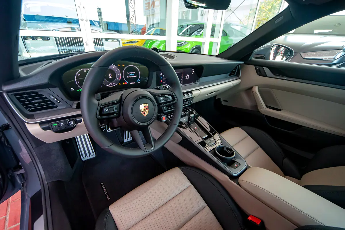 Porsche · 911 · Carrera