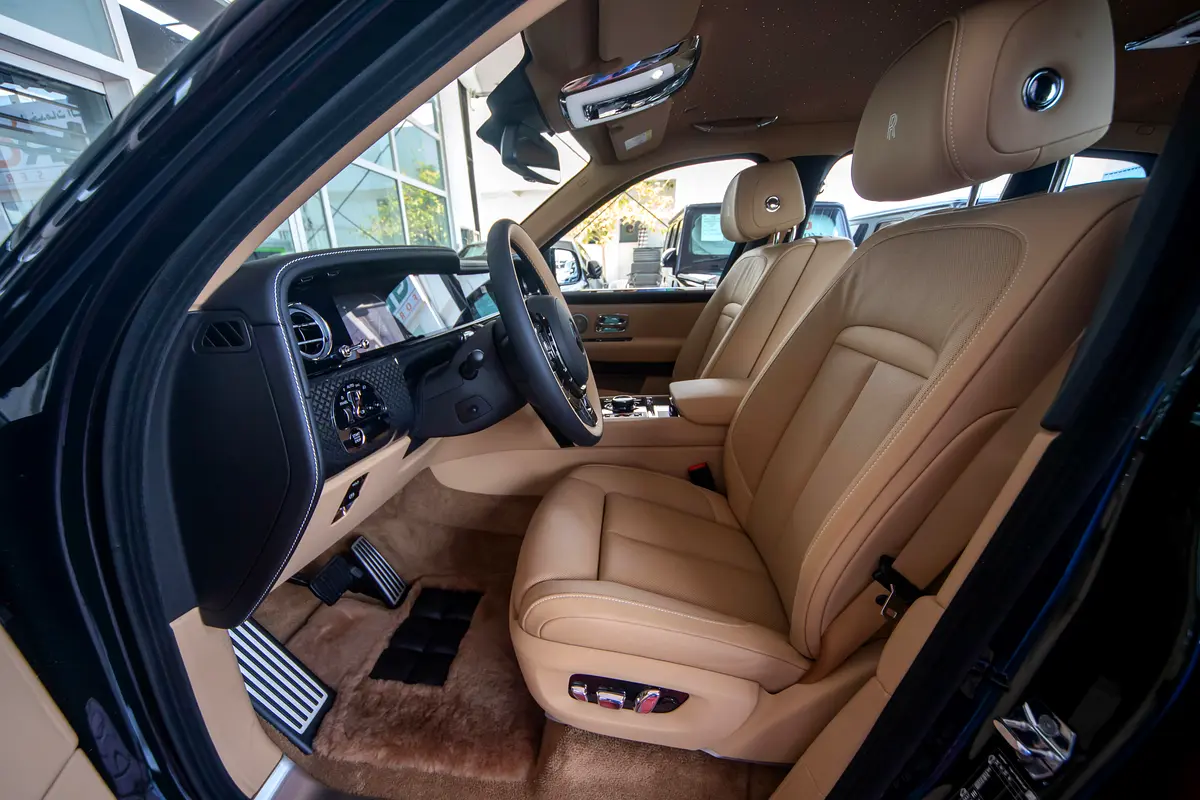 Rolls-Royce · Cullinan · Black Badge