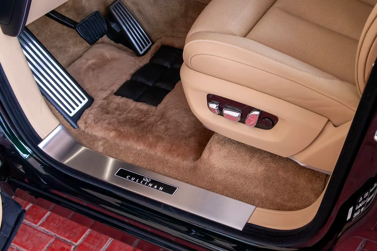 Rolls-Royce · Cullinan · Black Badge