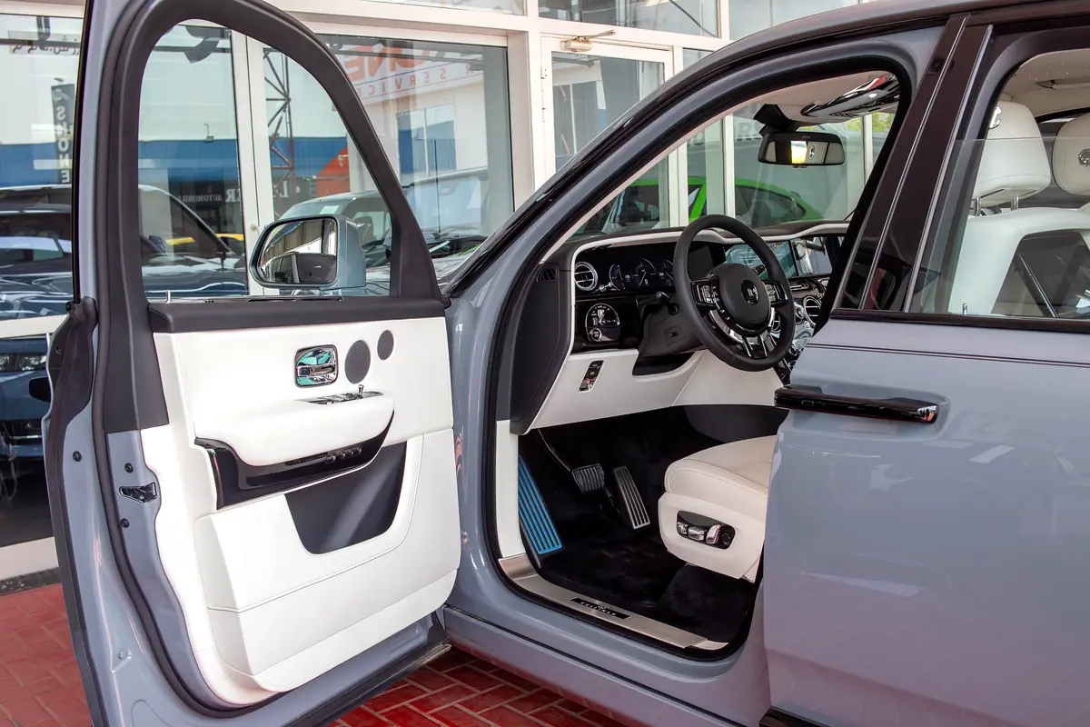 Rolls-Royce · Cullinan · Black Badge