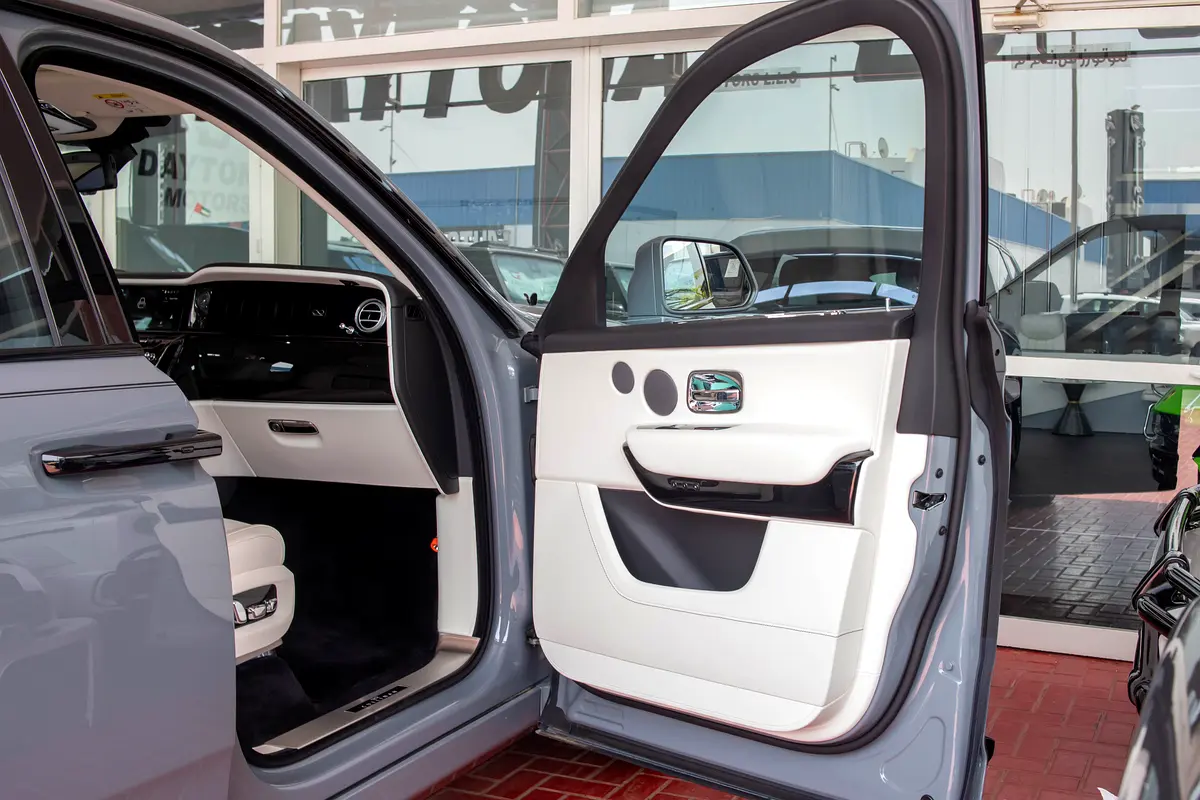 Rolls-Royce · Cullinan · Black Badge