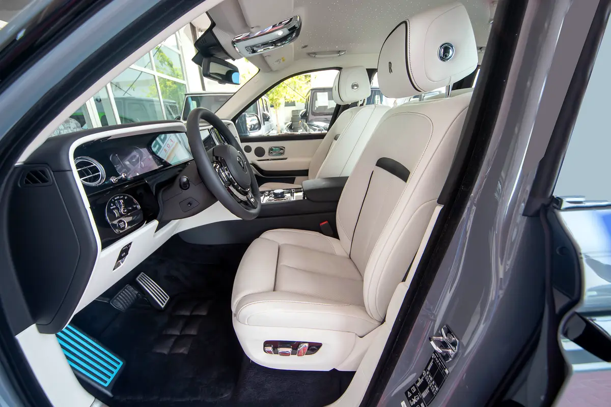 Rolls-Royce · Cullinan · Black Badge