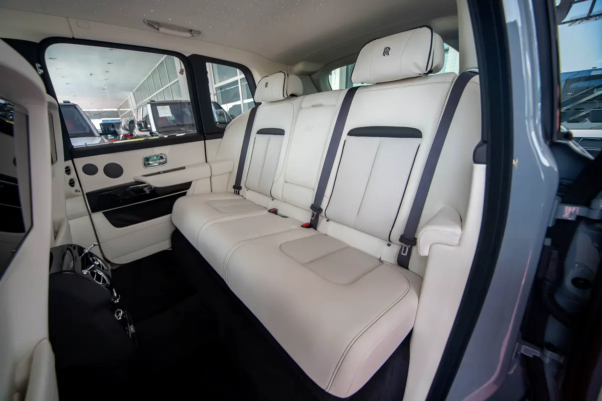 Rolls-Royce · Cullinan · Black Badge