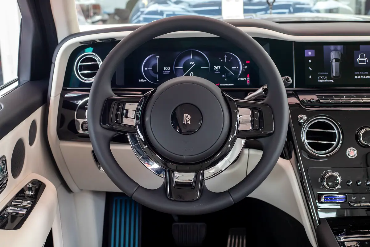 Rolls-Royce · Cullinan · Black Badge