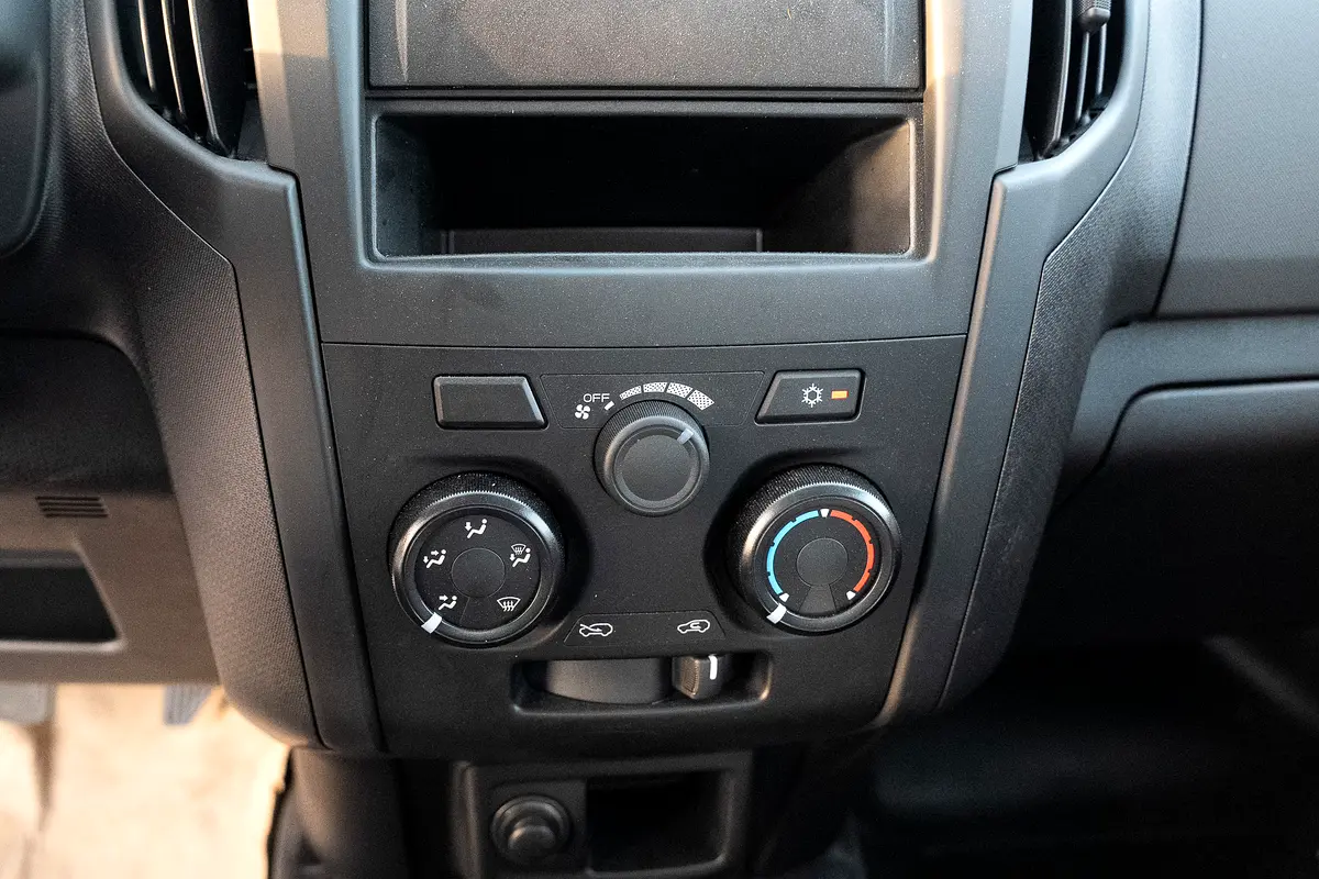 Isuzu · D-Max · Other