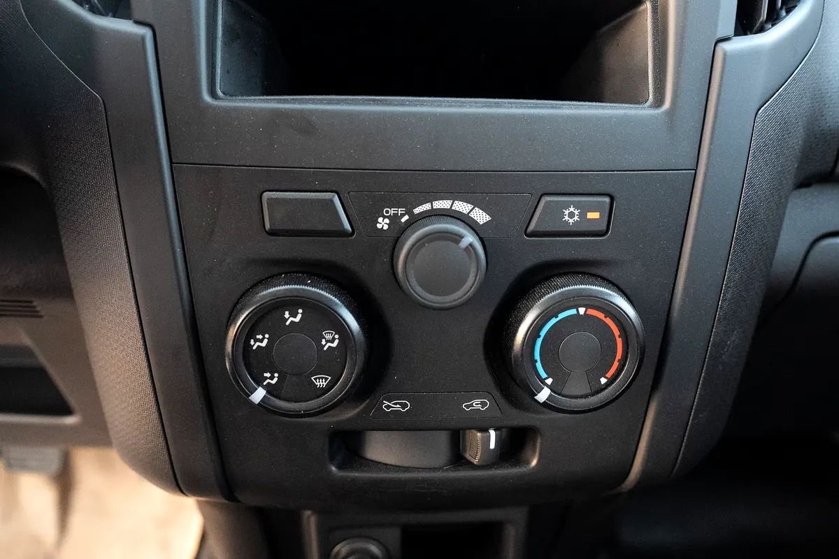 Isuzu · D-Max · Other