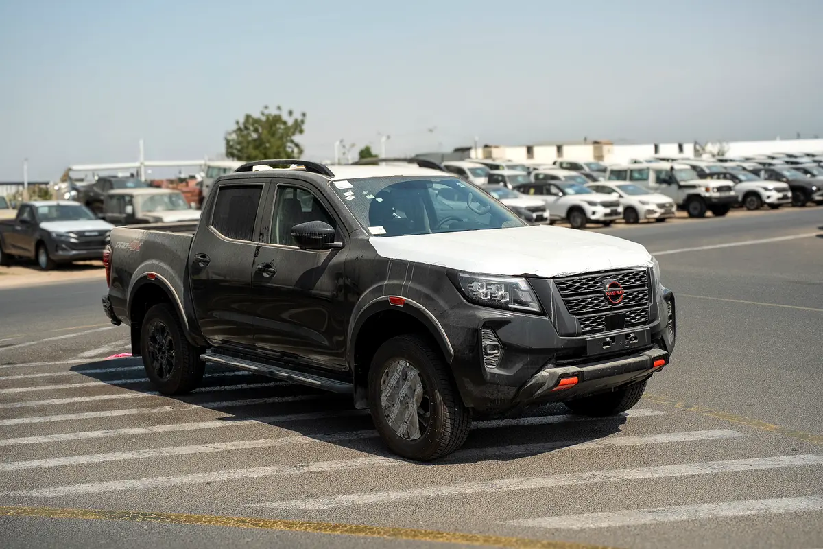 Nissan · Navara · PRO-4X