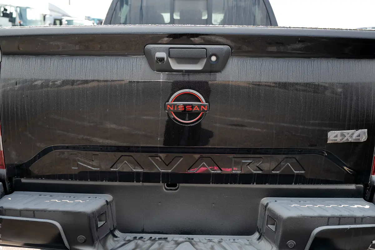 Nissan · Navara · PRO-4X