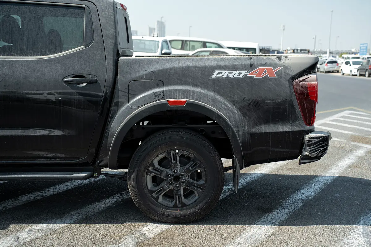 Nissan · Navara · PRO-4X