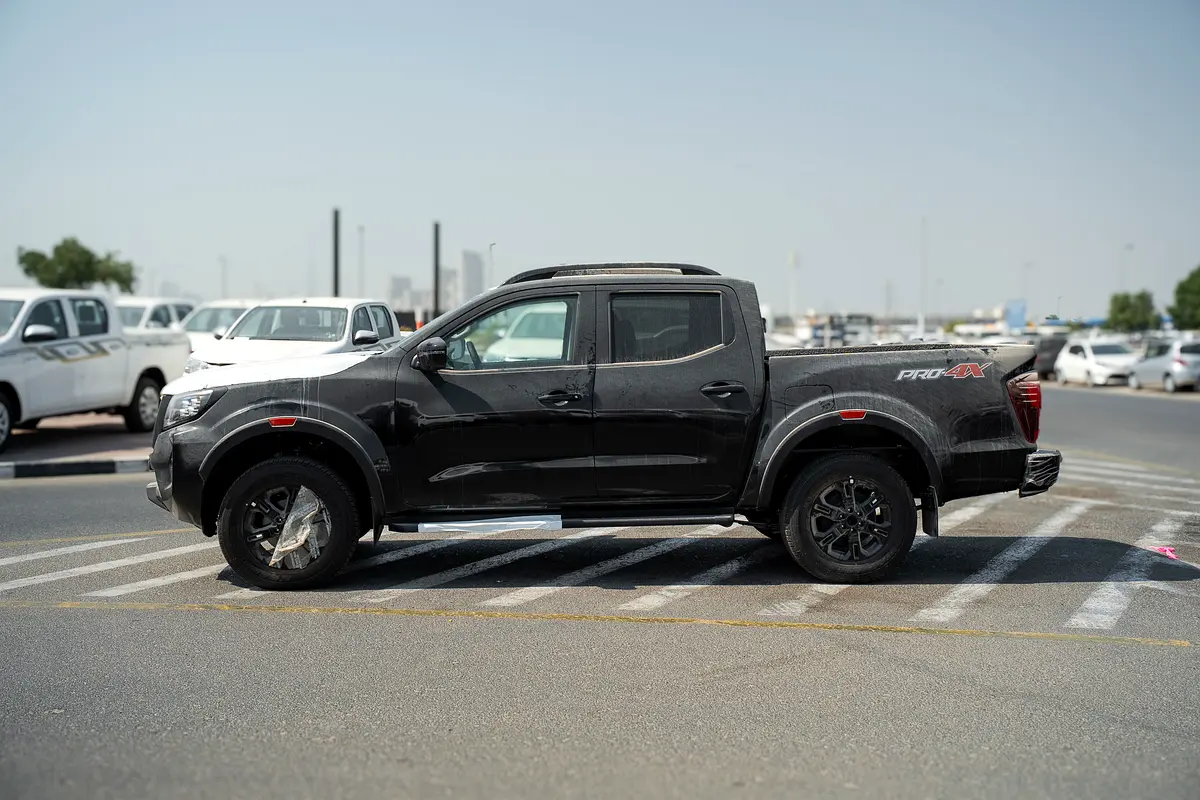 Nissan · Navara · PRO-4X