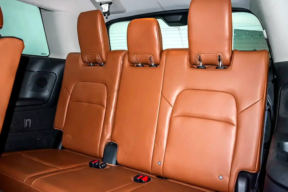 Nissan · Pathfinder · SL